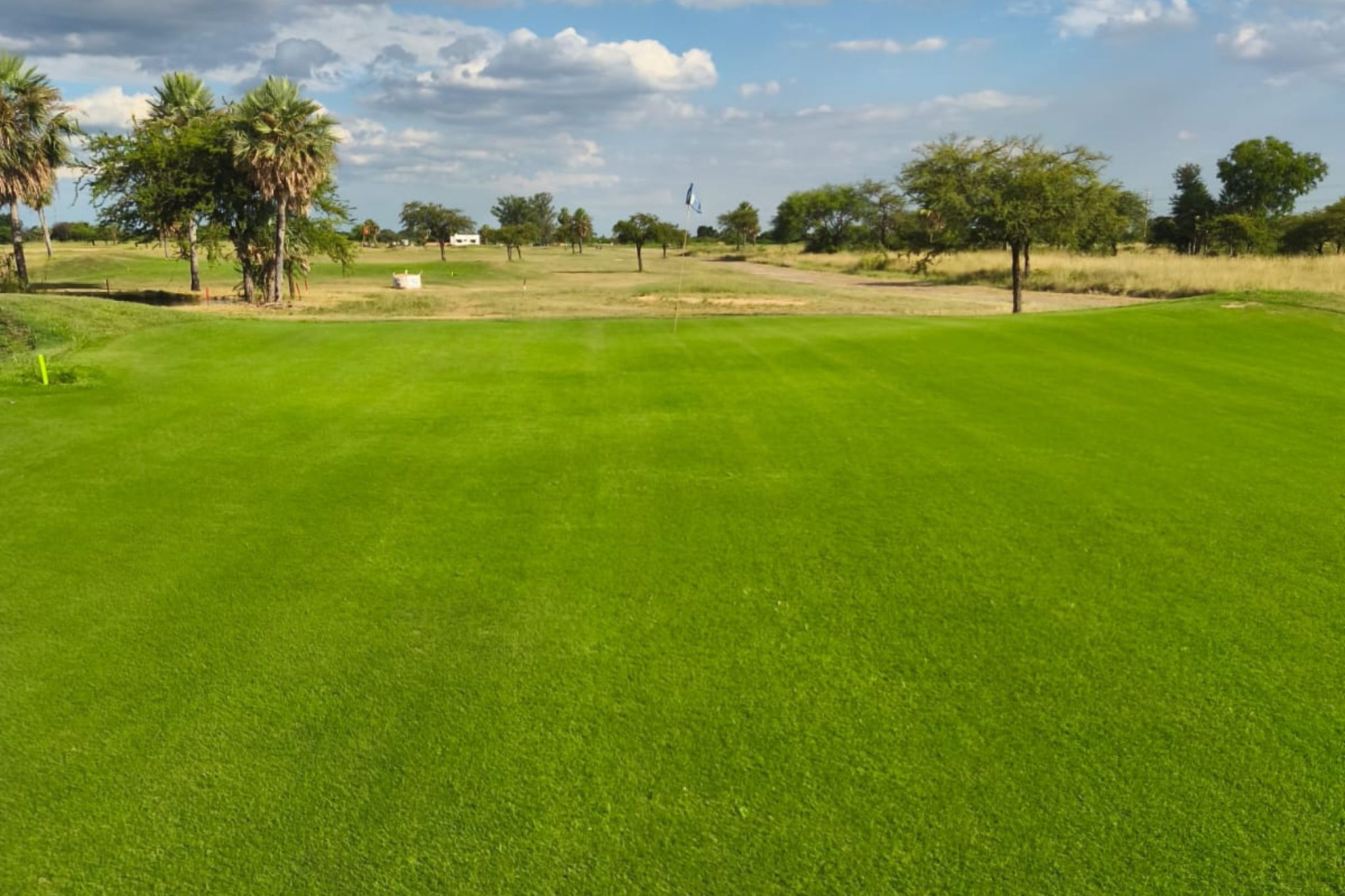 pozo-del-tigre-camping-monte-lindo